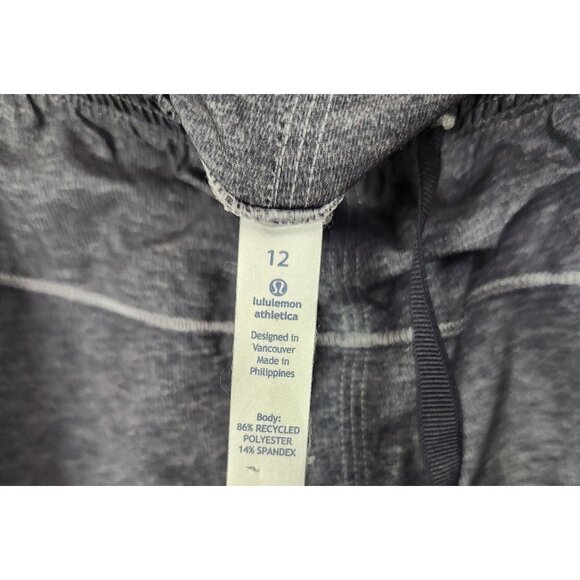 Lululemon Women's Sz. 12 Grey Lightweight Pull On Capri Pants - Picture 2 of 6